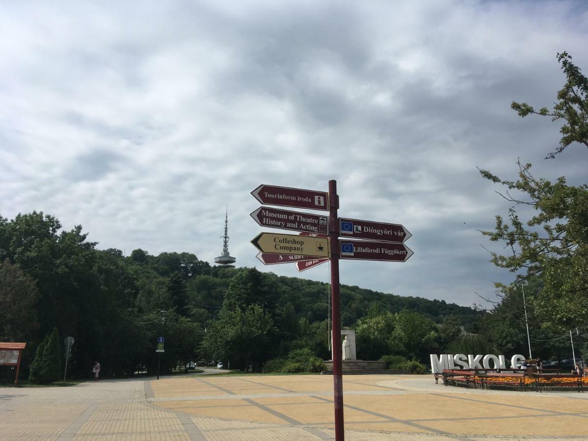Mse Apartman Miskolc Eksteriør billede