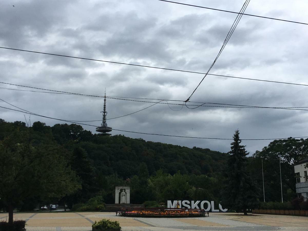 Mse Apartman Miskolc Eksteriør billede